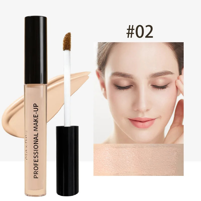 Corrector líquido mate de alta cobertura, resistente al agua y control de grasa.
