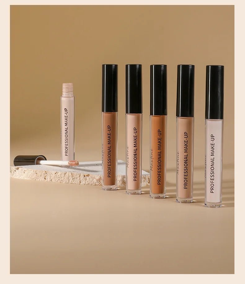 Corrector líquido mate de alta cobertura, resistente al agua y control de grasa. - Filttro - Filttro
